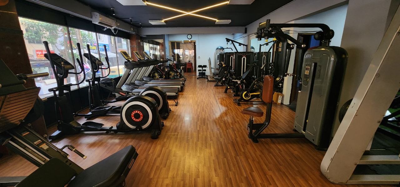 Inside Liger Fitness Bangalore - training area and premium equipment